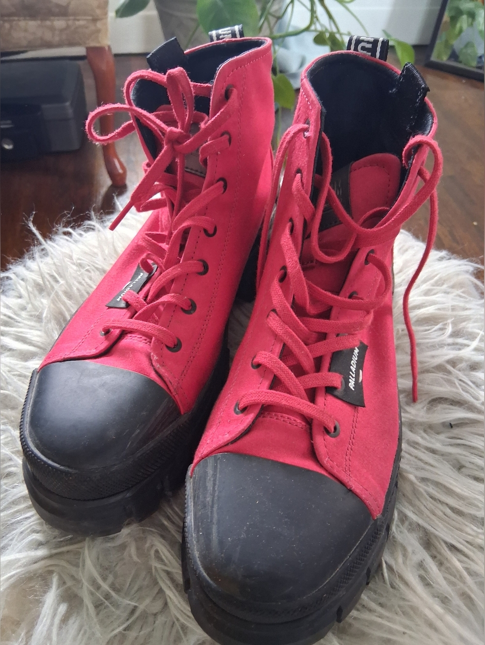 W9.5 Palladium Red High-Top Canvas Boots w/Black Lining